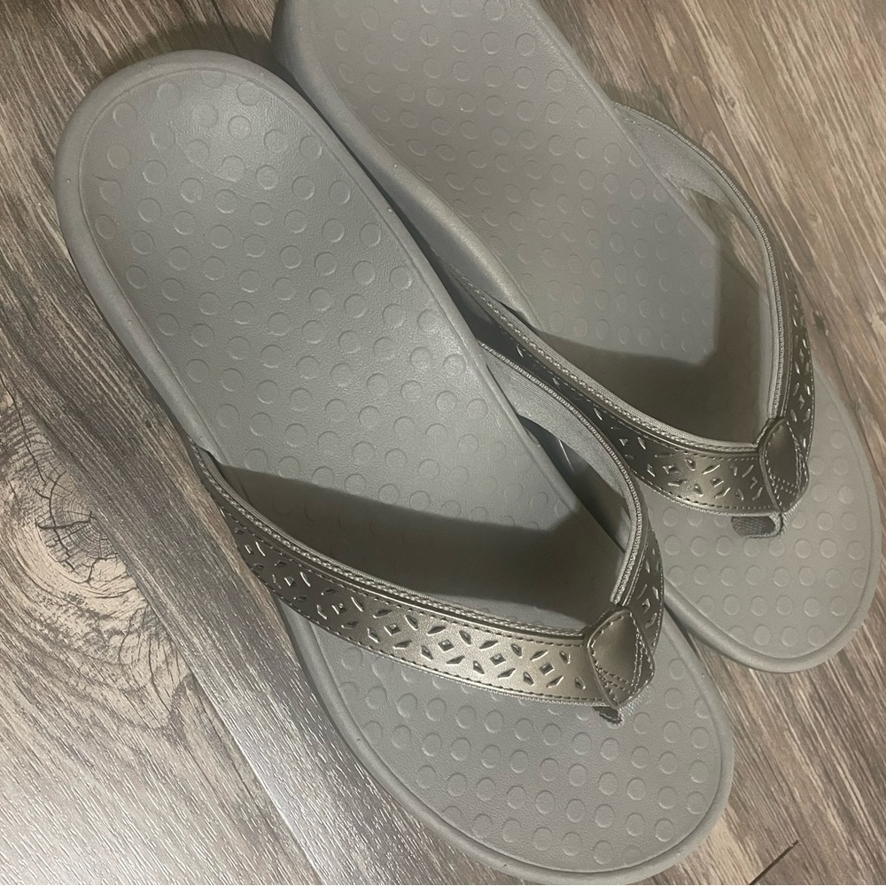 Silver Vionic FlipFlops - Picture 2 of 2